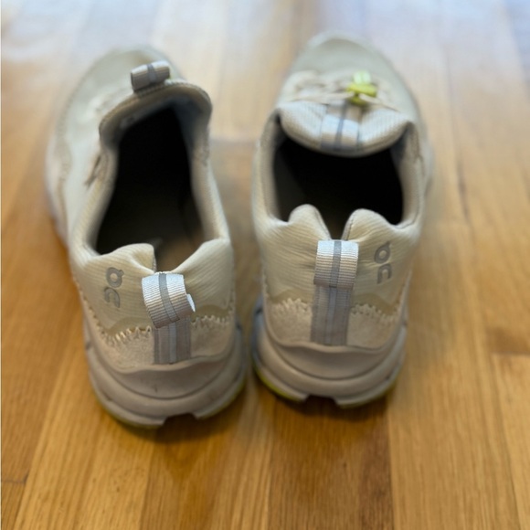 ON CLOUDAWAY Ice | Glacier Women's Sneakers Shoes Comfort  Sz 9 - Picture 6 of 9